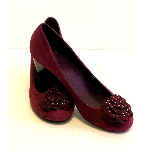 Burgundy suede wedge pumps by BCBG Generation, Embellished Flower, Size 7 - Picture 3 of 11